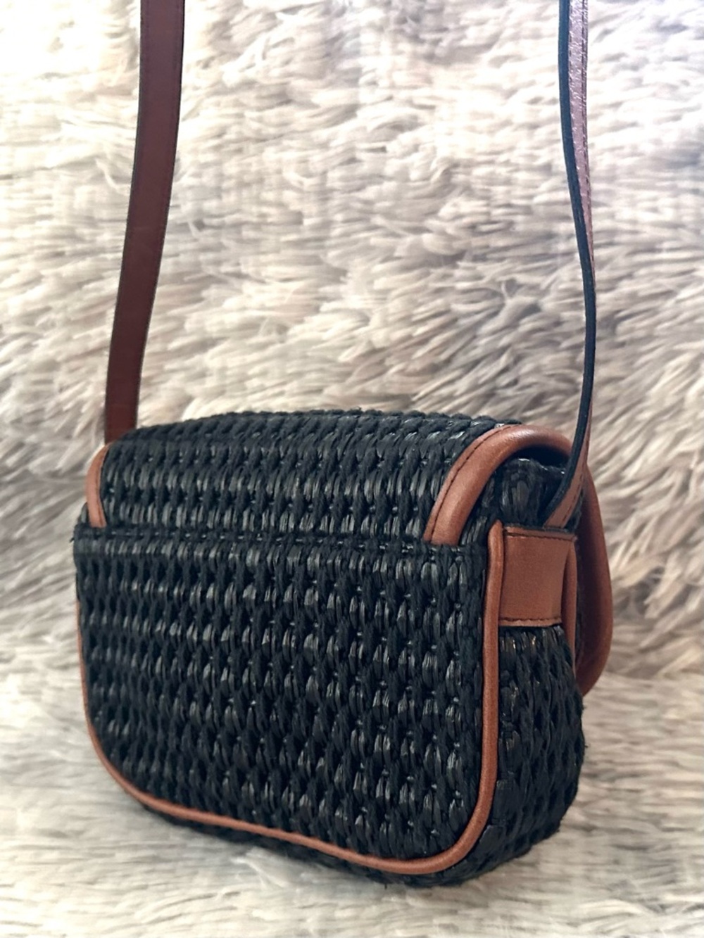 Amanda Smith Crossbody Bag in Black and Brown Woven Vegan Leather - Picture 5 of 12